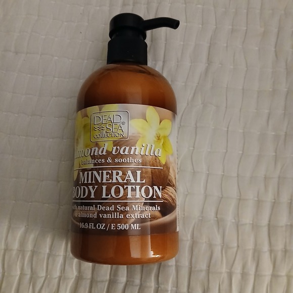 Dead Sea Collection Almond Vanilla  Mineral‎ Body Lotion NEW Rare DISCONTINUED - Picture 1 of 7